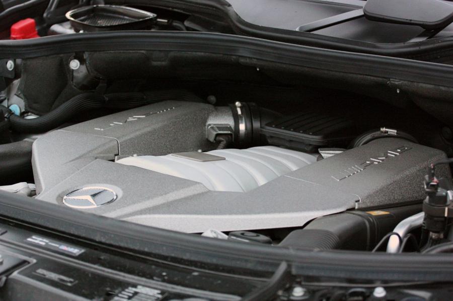  Mercedes-Benz ML63 AMG 2011 года  (фото 41 из 81)